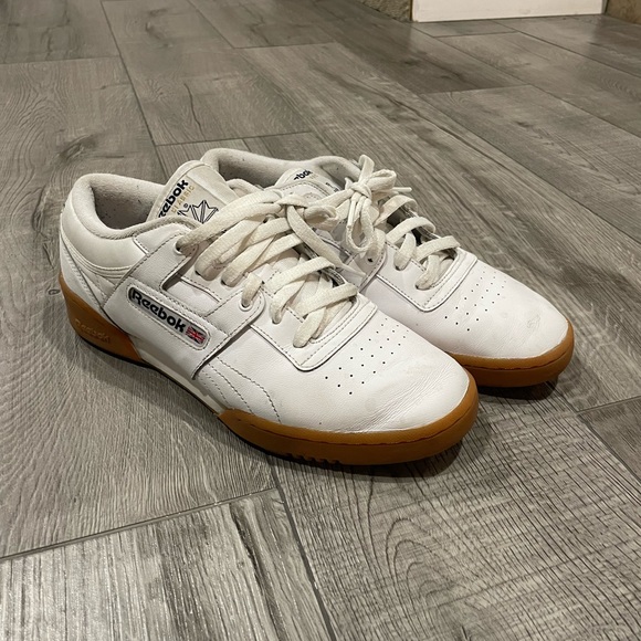 Reebok Classic White with Gum Sole - Picture 2 of 3